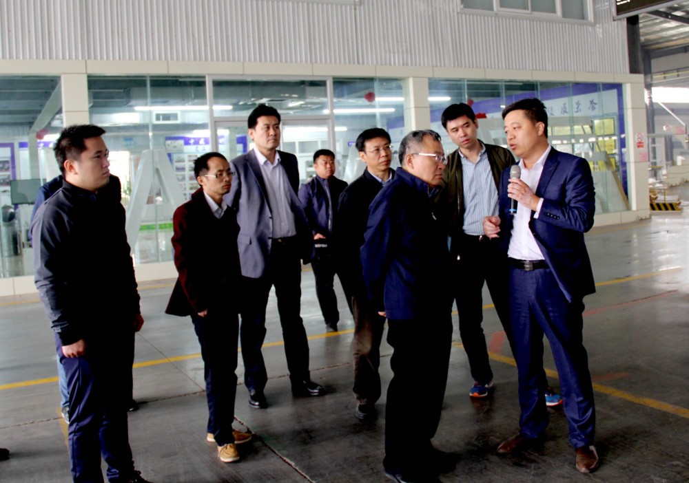 国务院发展研究中心发展战略和区域经济研究部部长侯永志一行考察山东中威集团